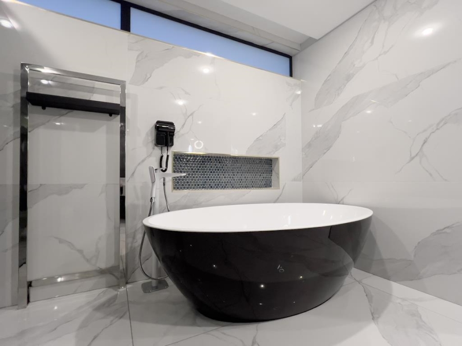 5 Bedroom Property for Sale in Midstream Estate Gauteng