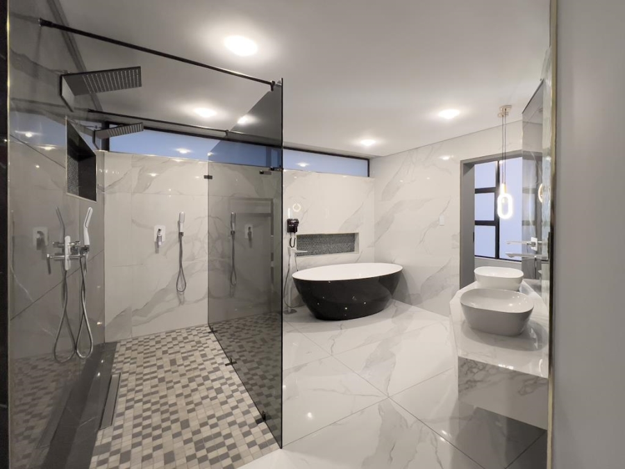 5 Bedroom Property for Sale in Midstream Estate Gauteng