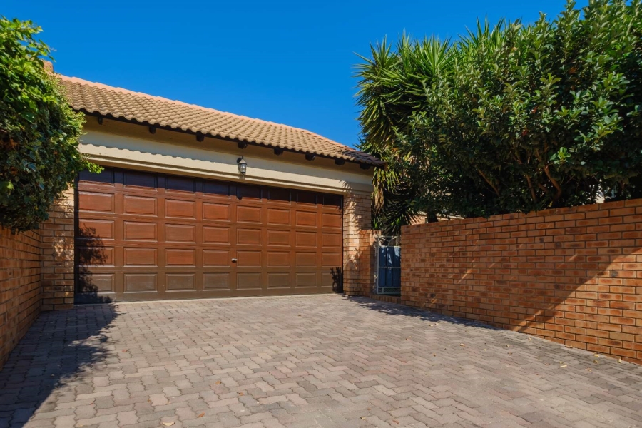 2 Bedroom Property for Sale in Moreleta Park Gauteng