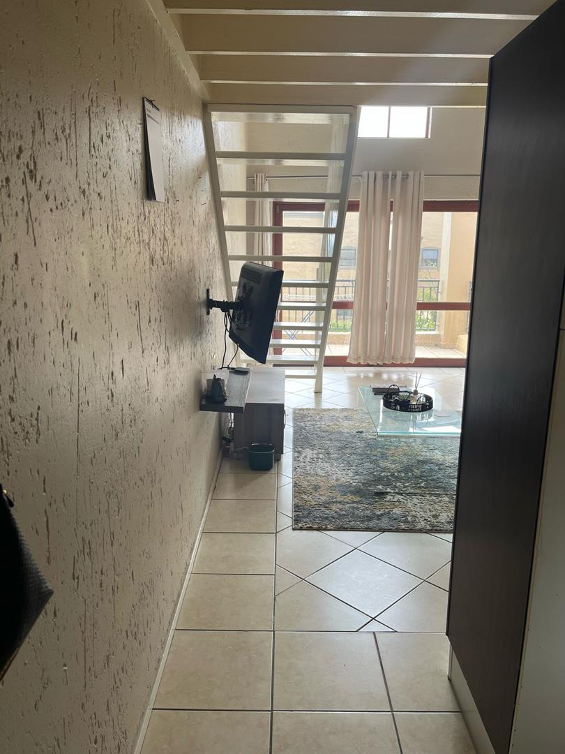 To Let 1 Bedroom Property for Rent in Lonehill Gauteng