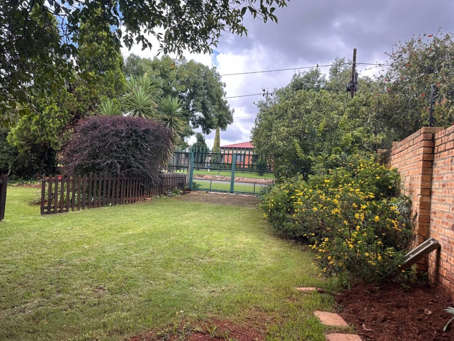 To Let 1 Bedroom Property for Rent in Horison Gauteng