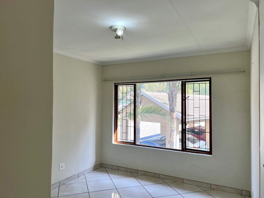 To Let 2 Bedroom Property for Rent in Paulshof Gauteng