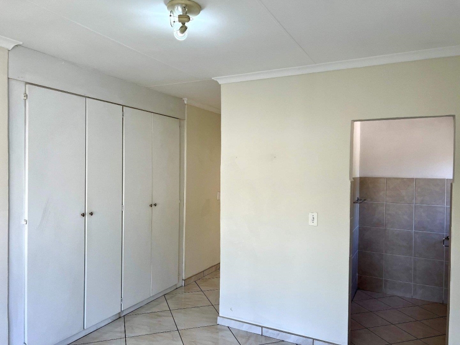To Let 2 Bedroom Property for Rent in Paulshof Gauteng