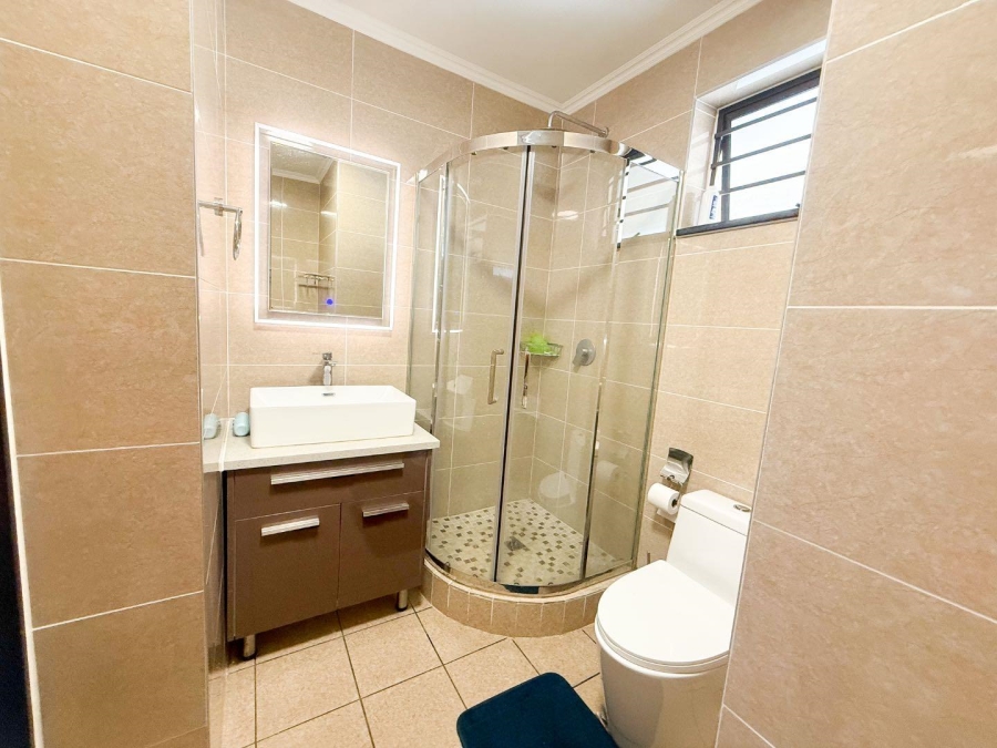 1 Bedroom Property for Sale in Blue Hills Gauteng
