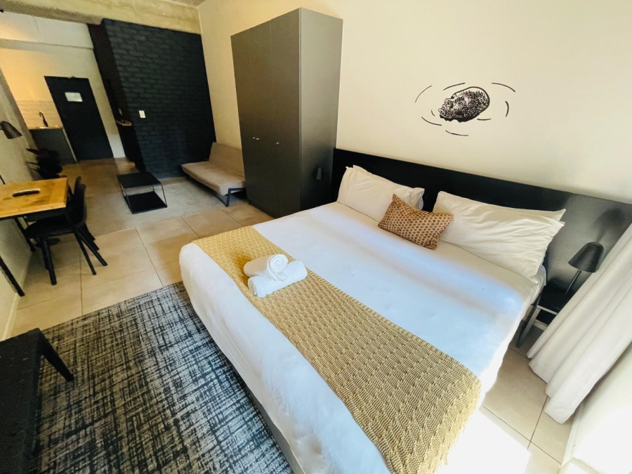 To Let 1 Bedroom Property for Rent in Sandhurst Gauteng