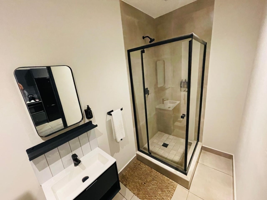 To Let 1 Bedroom Property for Rent in Sandhurst Gauteng