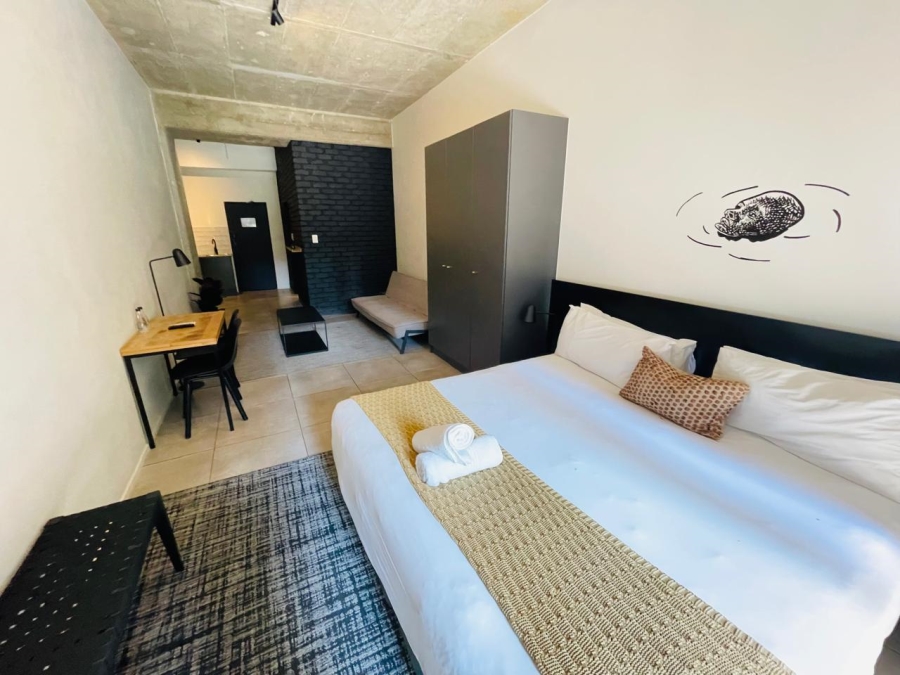 To Let 1 Bedroom Property for Rent in Sandhurst Gauteng
