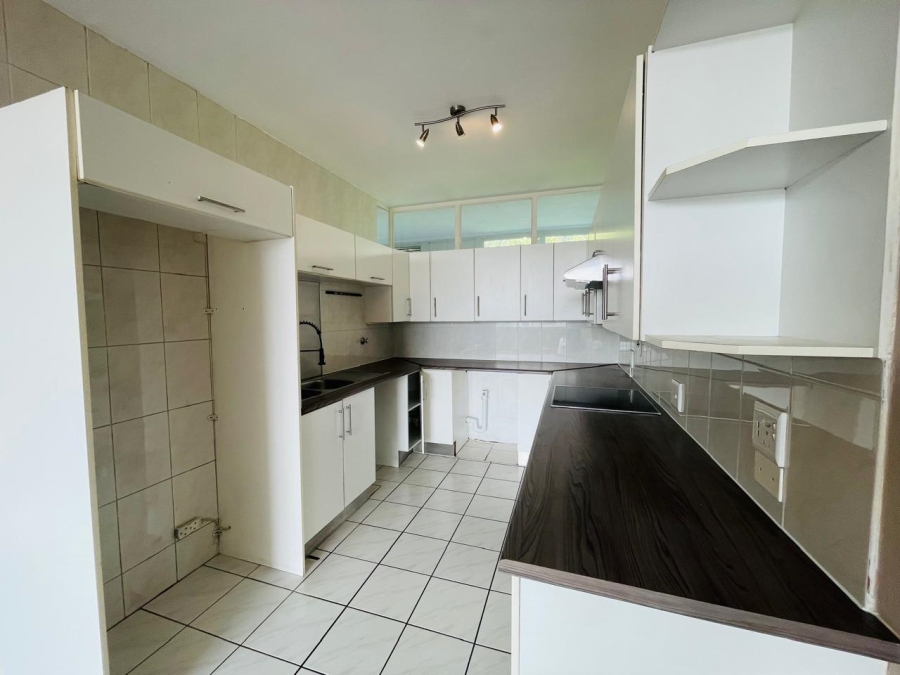 To Let 1 Bedroom Property for Rent in Benmore Gardens Gauteng