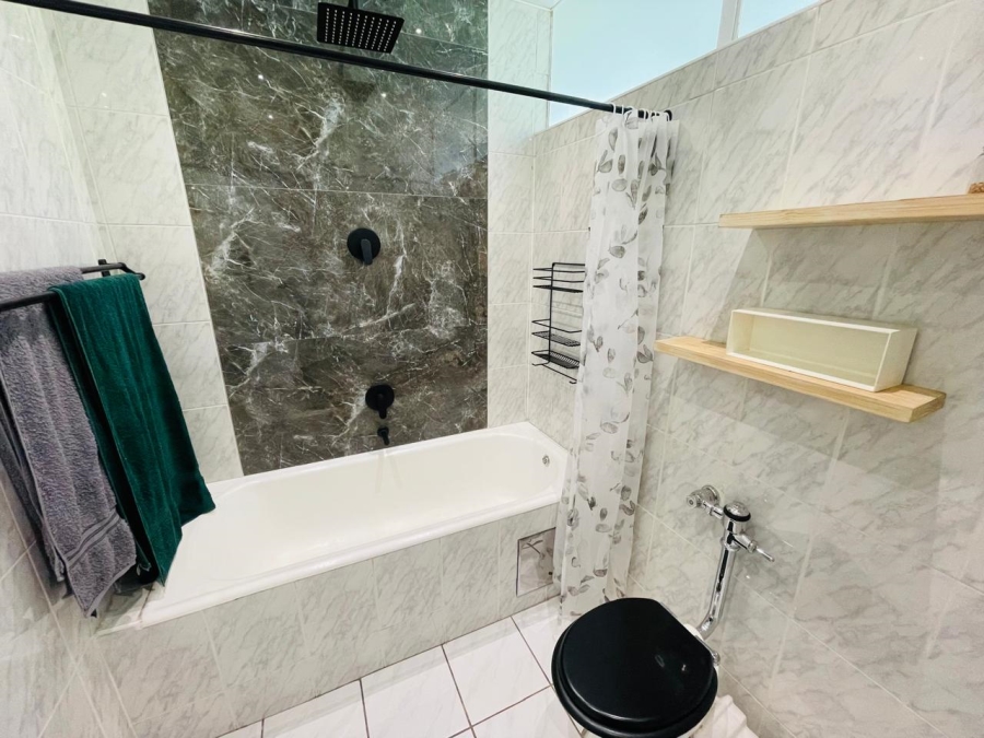 To Let 1 Bedroom Property for Rent in Benmore Gardens Gauteng