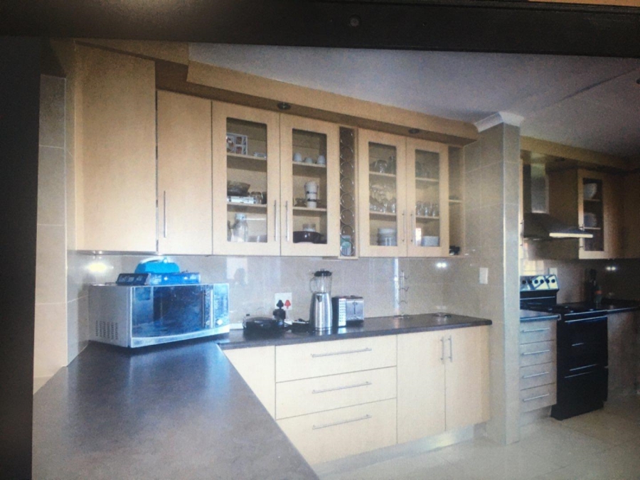 4 Bedroom Property for Sale in The Reeds Gauteng
