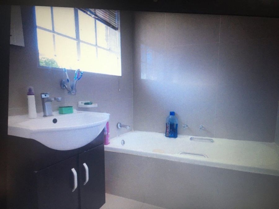 4 Bedroom Property for Sale in The Reeds Gauteng