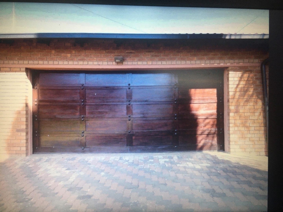 4 Bedroom Property for Sale in The Reeds Gauteng