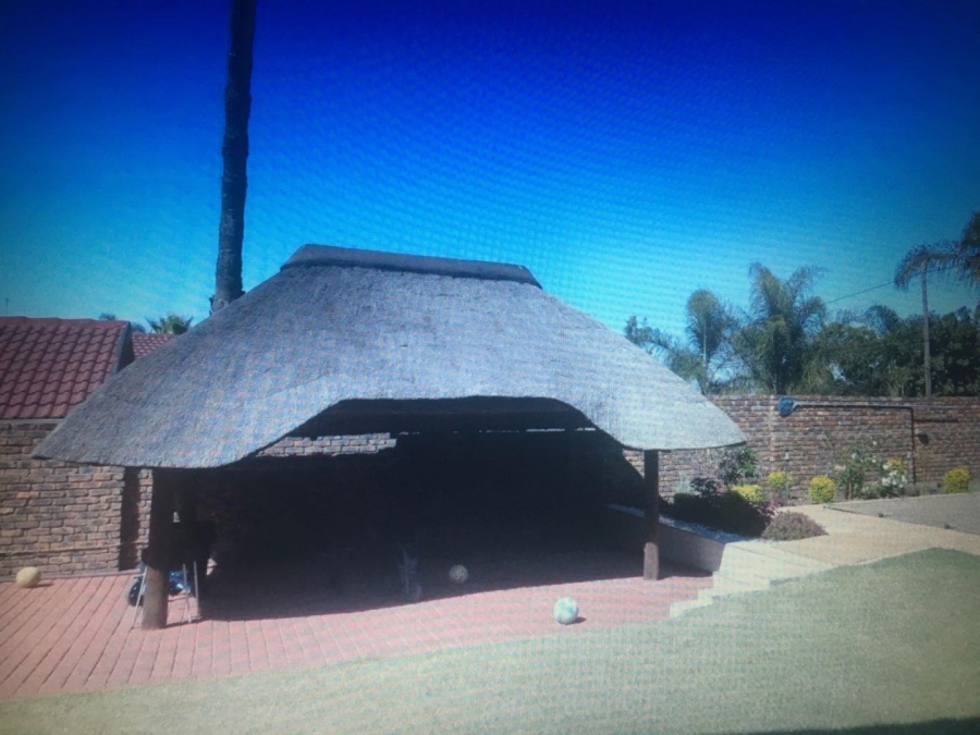 4 Bedroom Property for Sale in The Reeds Gauteng