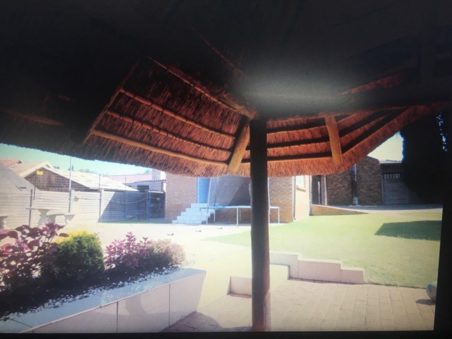 4 Bedroom Property for Sale in The Reeds Gauteng