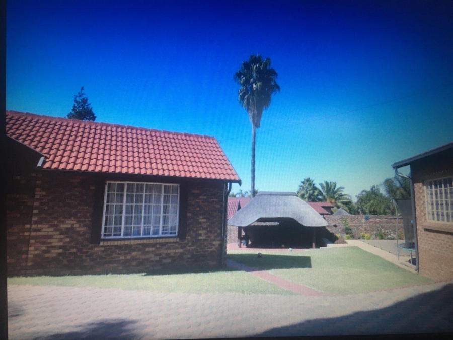 4 Bedroom Property for Sale in The Reeds Gauteng