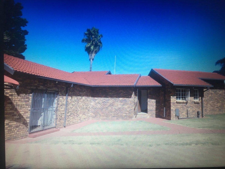 4 Bedroom Property for Sale in The Reeds Gauteng
