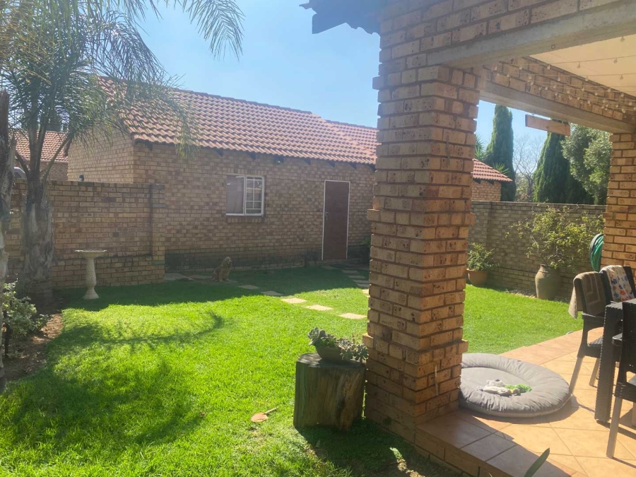 2 Bedroom Property for Sale in Moreleta Park Gauteng