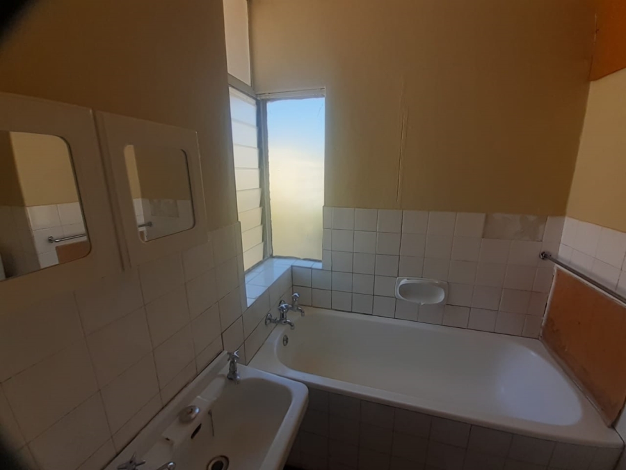 1 Bedroom Property for Sale in Sunnyside Gauteng