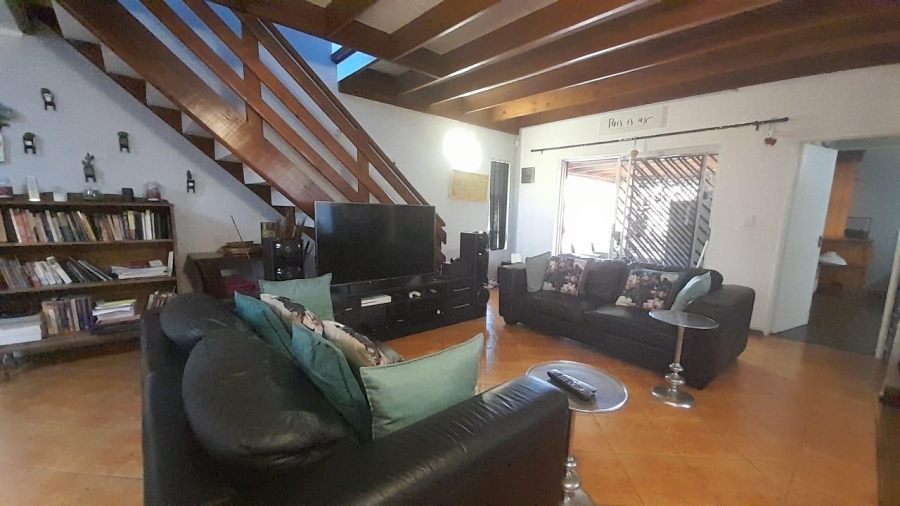 4 Bedroom Property for Sale in Glen Marais Gauteng