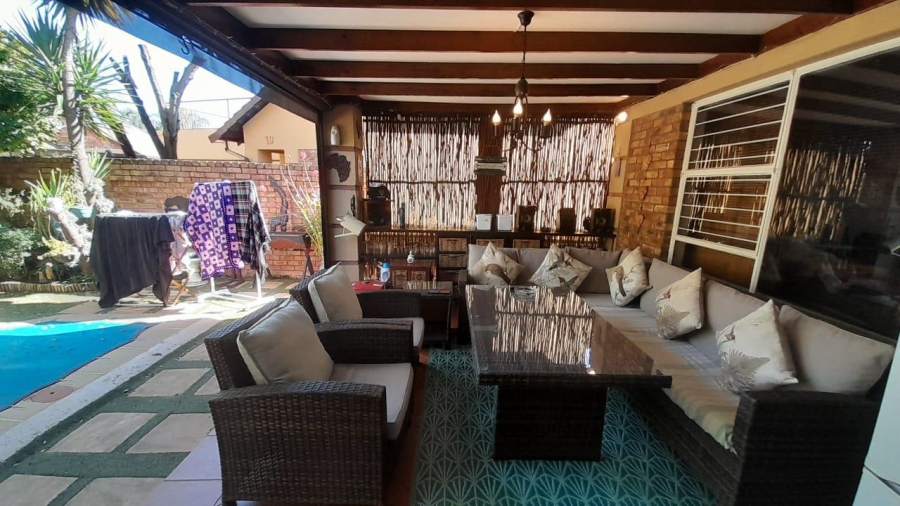 4 Bedroom Property for Sale in Glen Marais Gauteng