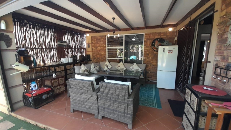 4 Bedroom Property for Sale in Glen Marais Gauteng