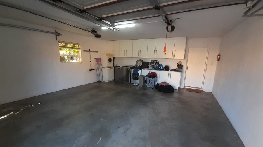 4 Bedroom Property for Sale in Glen Marais Gauteng