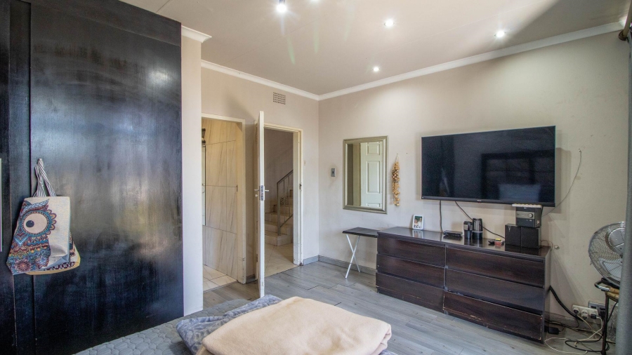 5 Bedroom Property for Sale in Actonville Gauteng