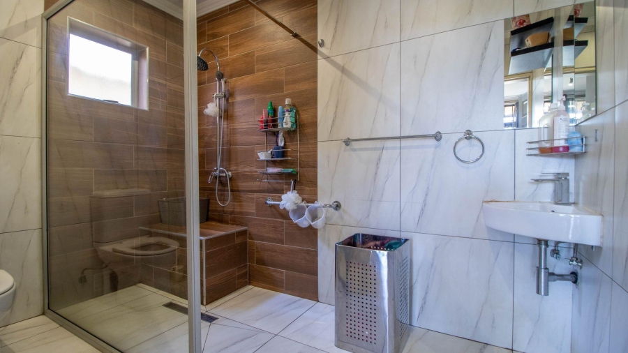 5 Bedroom Property for Sale in Actonville Gauteng
