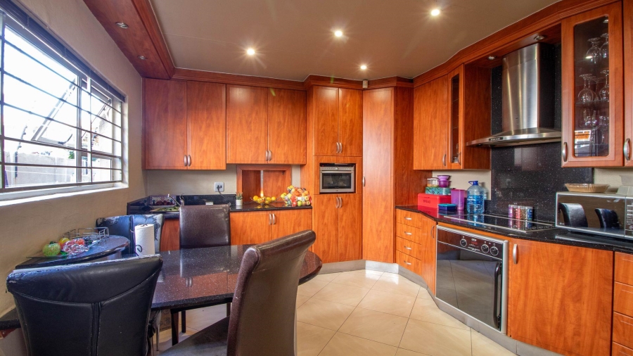 5 Bedroom Property for Sale in Actonville Gauteng
