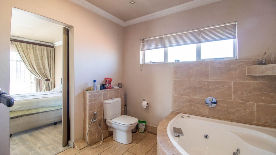 5 Bedroom Property for Sale in Actonville Gauteng