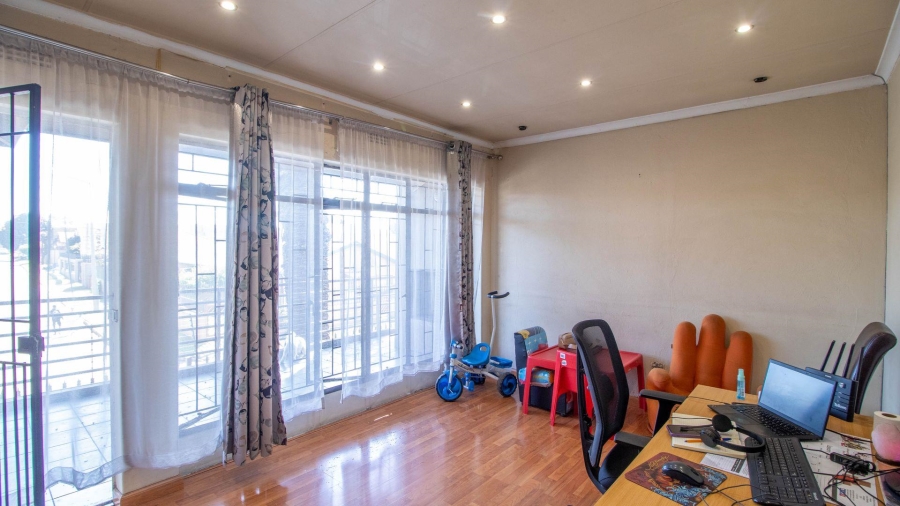 5 Bedroom Property for Sale in Actonville Gauteng