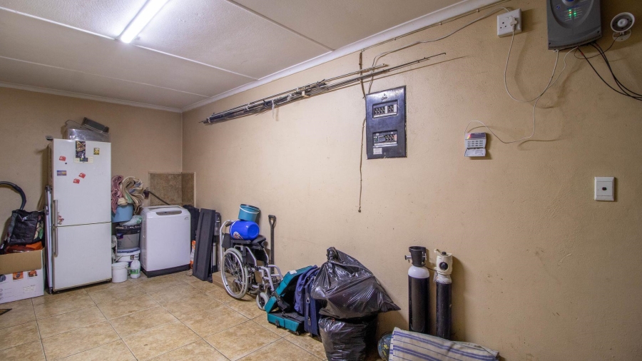5 Bedroom Property for Sale in Actonville Gauteng
