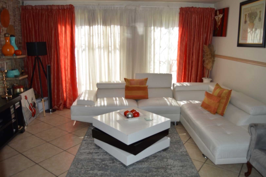 2 Bedroom Property for Sale in Verwoerdpark Gauteng