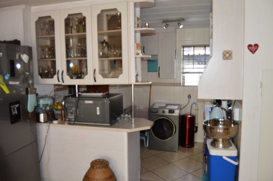 2 Bedroom Property for Sale in Verwoerdpark Gauteng