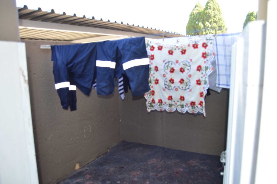 2 Bedroom Property for Sale in Verwoerdpark Gauteng