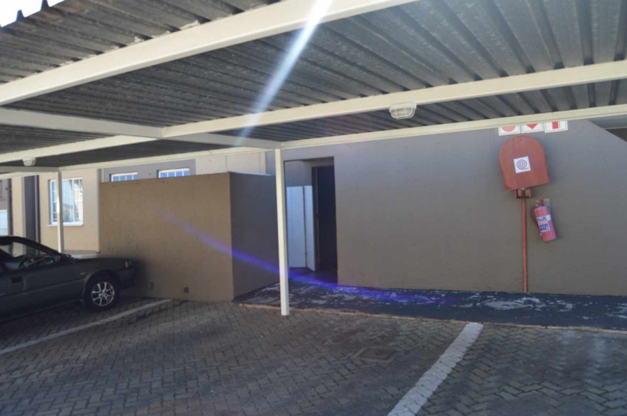 2 Bedroom Property for Sale in Verwoerdpark Gauteng