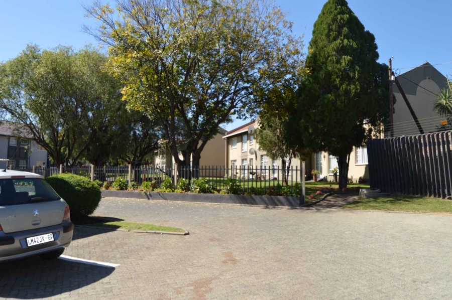 2 Bedroom Property for Sale in Verwoerdpark Gauteng