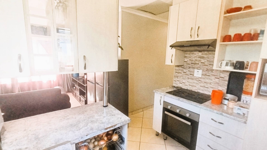3 Bedroom Property for Sale in Clayville Gauteng