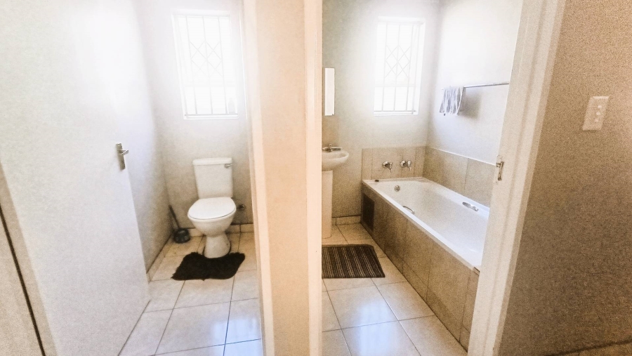 3 Bedroom Property for Sale in Clayville Gauteng
