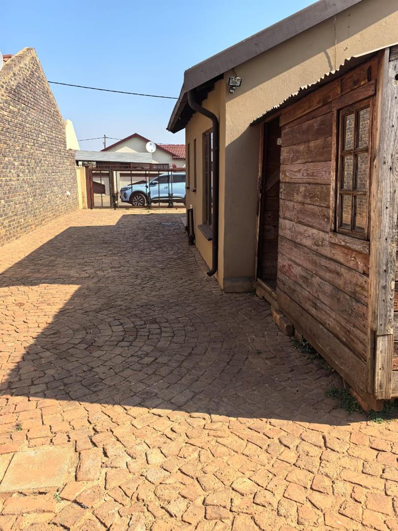 To Let 3 Bedroom Property for Rent in Soshanguve VV Gauteng