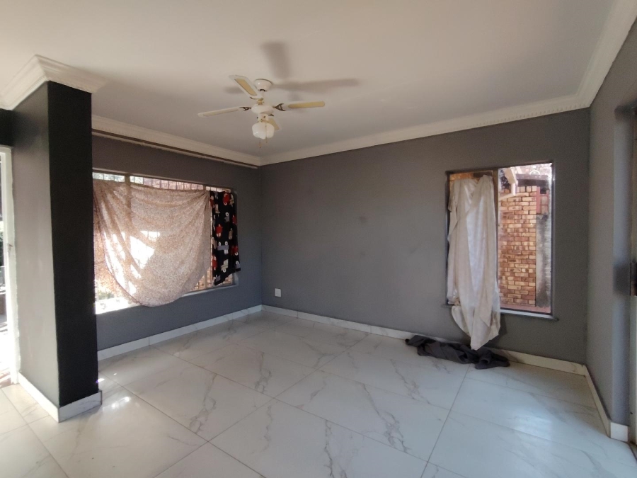To Let 3 Bedroom Property for Rent in Garsfontein Gauteng