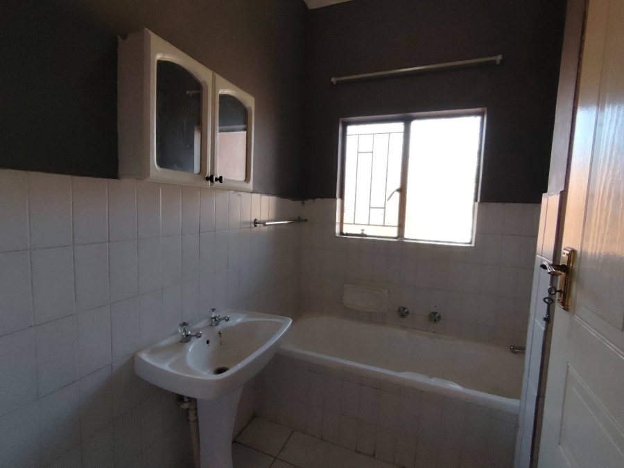 To Let 3 Bedroom Property for Rent in Garsfontein Gauteng