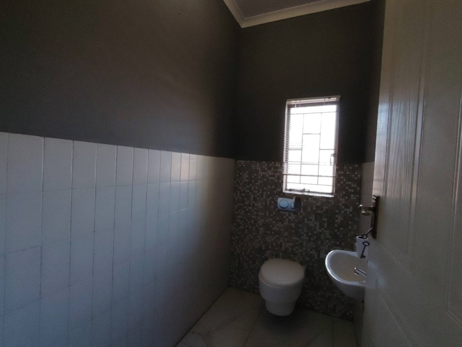 To Let 3 Bedroom Property for Rent in Garsfontein Gauteng