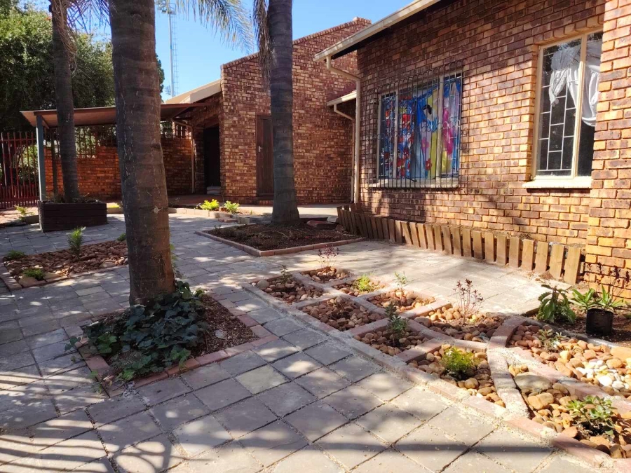 To Let 3 Bedroom Property for Rent in Garsfontein Gauteng