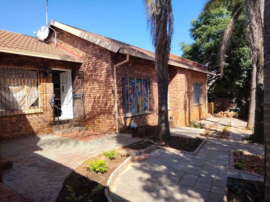 To Let 3 Bedroom Property for Rent in Garsfontein Gauteng