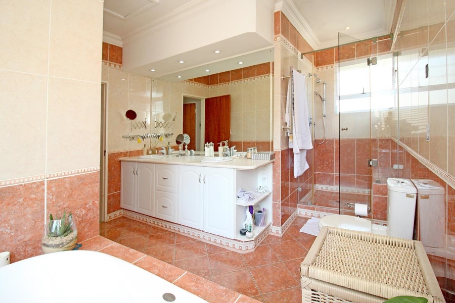 4 Bedroom Property for Sale in Glenhazel Gauteng