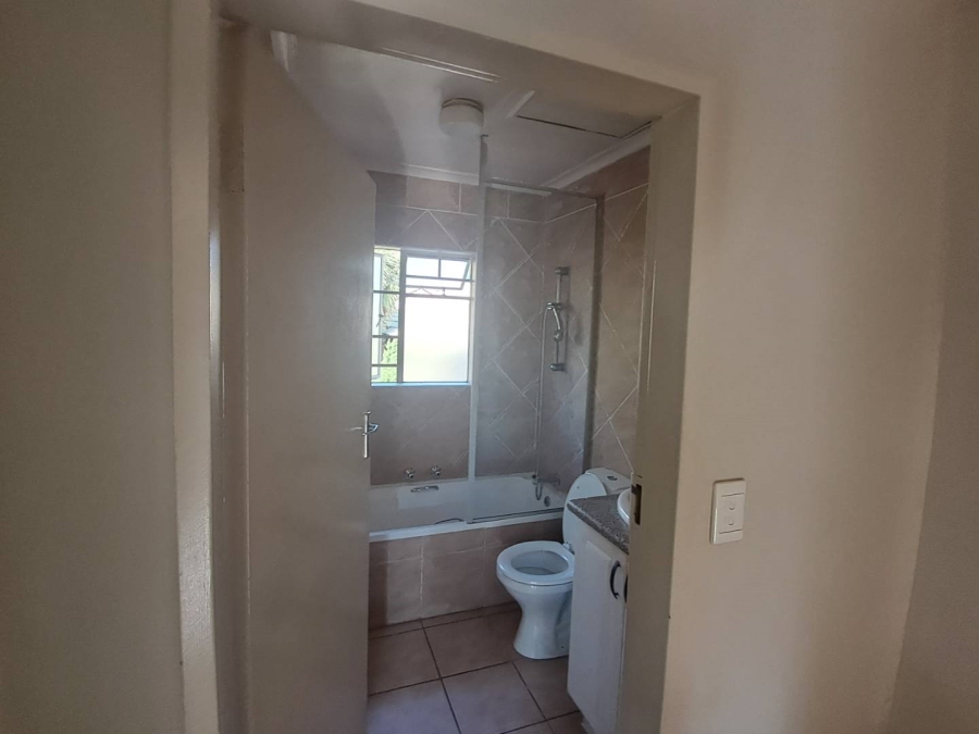 To Let 2 Bedroom Property for Rent in Noordwyk Gauteng