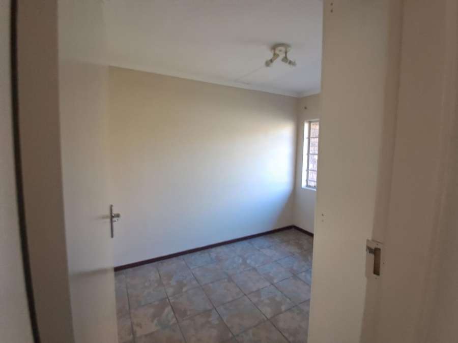 To Let 2 Bedroom Property for Rent in Noordwyk Gauteng