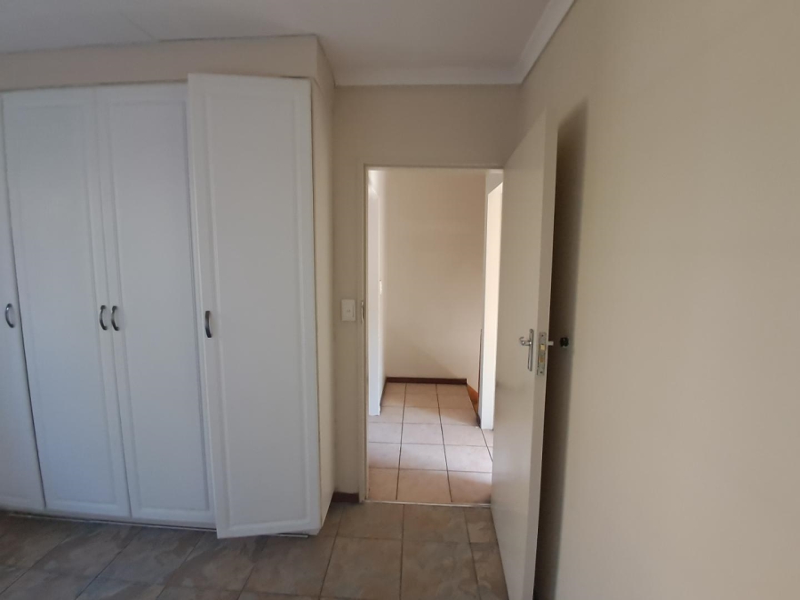 To Let 2 Bedroom Property for Rent in Noordwyk Gauteng