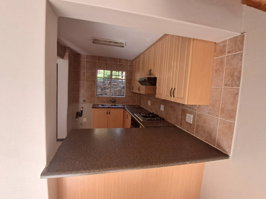 To Let 2 Bedroom Property for Rent in Noordwyk Gauteng